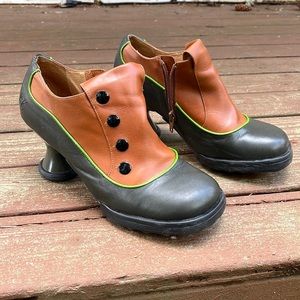 FLUEVOG 👯‍♀️ BUNNY Nancy Drew button-up heel 🌿 olive / citron / caramel